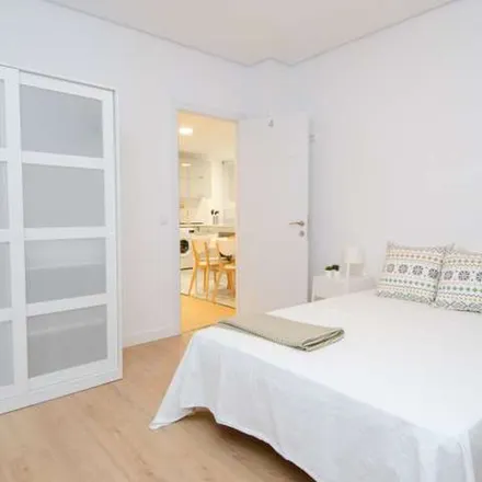 Rent this 8 bed apartment on Calle de Hermosilla in 120, 28009 Madrid