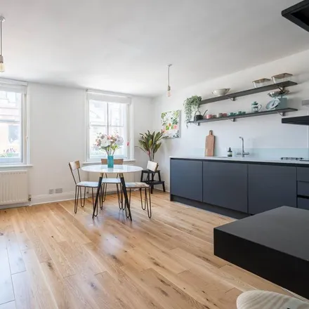 Rent this 1 bed apartment on Diamond Massage & Beauty in Toynbee Street, Spitalfields