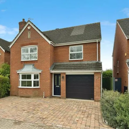 Buy this 4 bed house on The Heathcote Inn in Tachbrook Road, Warwick