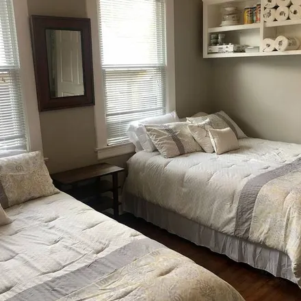 Rent this 2 bed apartment on Charleston