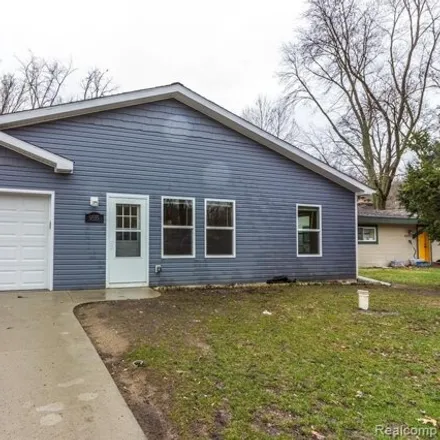 Rent this 3 bed house on 9579 Listeria Street in Commerce Charter Township, MI 48382