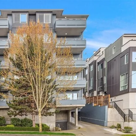 Buy this 2 bed condo on 3112 Southwest Avalon Way in Seattle, WA 98126