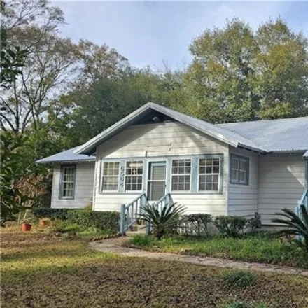 Buy this 3 bed house on 6562 Lake Street in Mobile, AL 36618