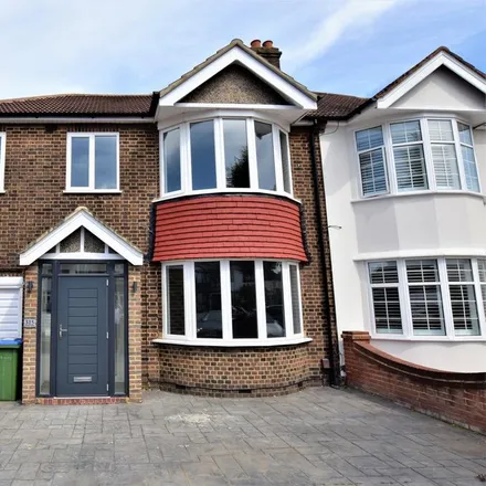 Rent this 4 bed house on 315 Green Lane in Edgebury, London