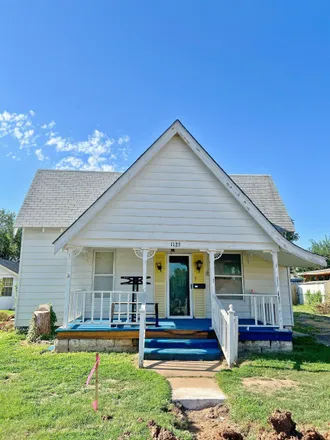 Buy this 3 bed house on 1061 West Maple Avenue in Enid, OK 73703