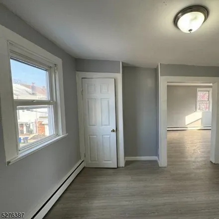 Image 5 - 390 Oregon Street, Union, NJ 07088, USA - Apartment for rent