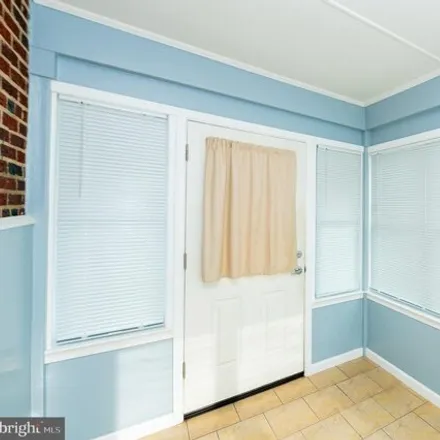 Image 6 - 210 South Glebe Road, Arlington, VA 22204, USA - Duplex for sale