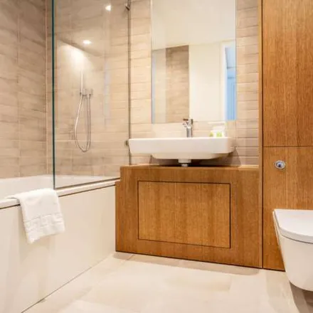 Image 3 - Sillitoe House, Colville Street, London, N1 5FH, United Kingdom - Apartment for rent