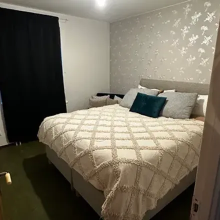 Rent this 1 bed room on Maltesholmsvägen 133 in 165 66 Hässelby, Sweden