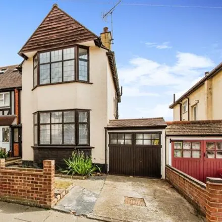 Buy this 4 bed duplex on Victoria Road in Southend-on-Sea, SS1 2AE