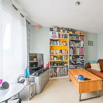 Rent this 1 bed apartment on Rainhill Way in Londres, London