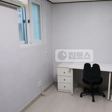 Rent this studio apartment on 서울특별시 관악구 신림동 254-34