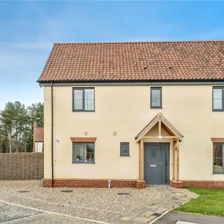 Buy this 4 bed house on St Johns Way in Hoveton, NR12 8NY