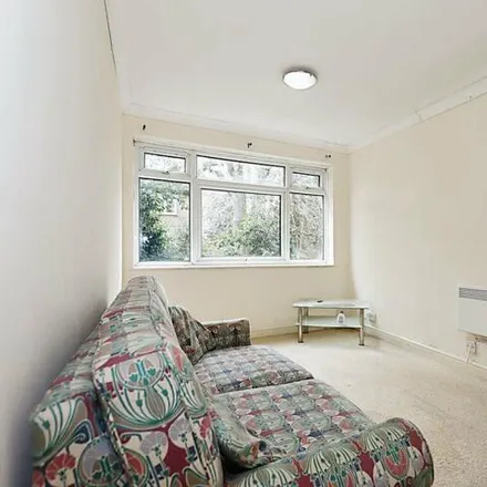 Image 5 - Malcolm Court, Lower Vauxhall, Wolverhampton, WV1 4SS, United Kingdom - Apartment for sale