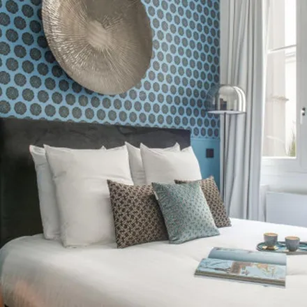 Rent this 4 bed apartment on 14 Rue Saint-Lazare in 75009 Paris, France