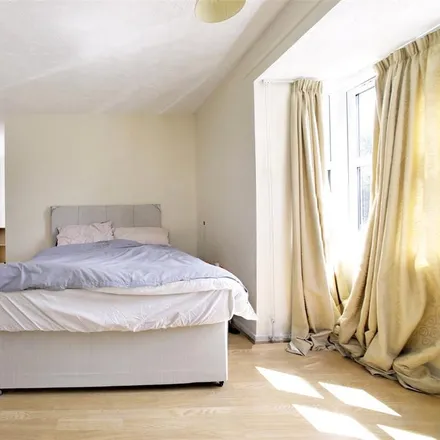 Image 5 - Rossetti Road, South Bermondsey, London, SE16 3EA, United Kingdom - Apartment for rent