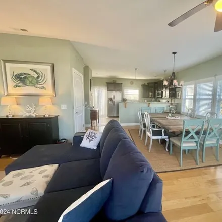 Image 9 - 198 Scotch Bonnet Circle, West Onslow Beach, North Topsail Beach, NC 28445, USA - House for sale