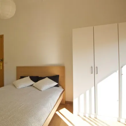 Rent this 6 bed room on Madrid in Paseo de Santa María de la Cabeza, 47
