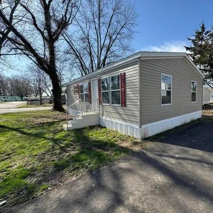 Buy this studio apartment on Walnut Street in Greenfield Township, OH 43130