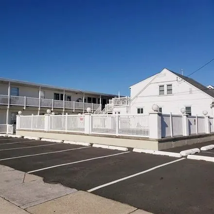 Buy this 2 bed condo on 1504 Atlantic Avenue in North Wildwood, Cape May County