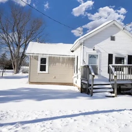 Buy this 1 bed house on 455 Lima Street in New London, WI 54961