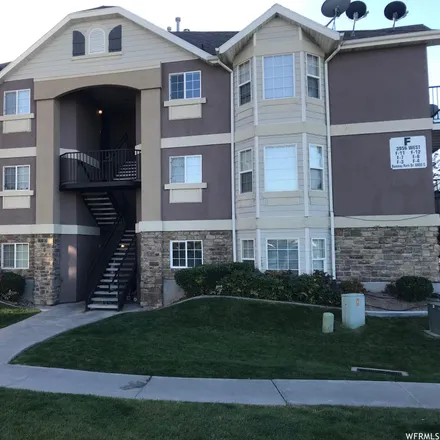 Rent this 3 bed condo on Valley Crest Estates in 8180 South, Sandy