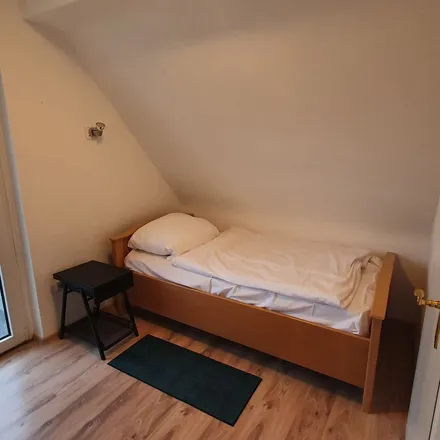Rent this 6 bed apartment on Café Alex in Sehnder Straße 7, 31319 Sehnde