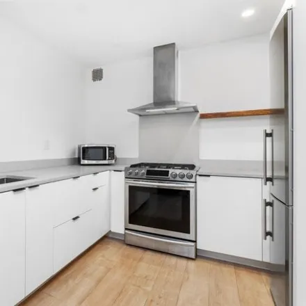 Image 3 - 232 West 75th Street, New York, NY 10023, USA - Apartment for sale