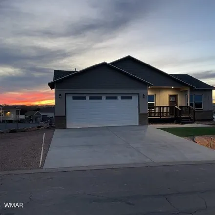 Buy this 4 bed house on 117 South Hillcrest Drive in Snowflake, AZ 85937