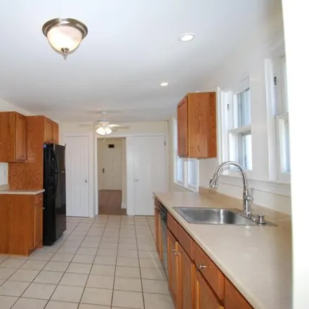 Image 3 - 26 Gold Street, Red Bank, NJ 07701, USA - Apartment for rent