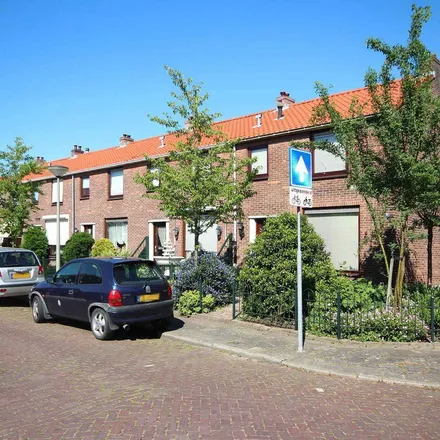 Rent this 3 bed apartment on Molukkenstraat 6 in 3131 JM Vlaardingen, Netherlands