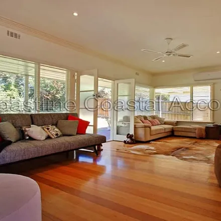 Rent this 2 bed duplex on Sorrento VIC 3943