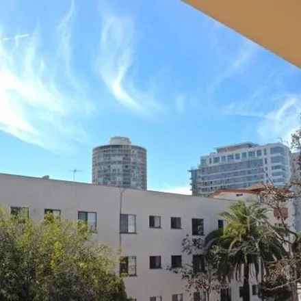 Image 2 - The Tradewind, 120 Alamitos Avenue, Long Beach, CA 90802, USA - Apartment for rent