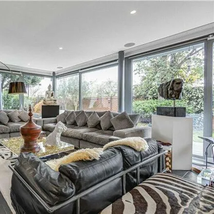 Image 3 - 76 Gerard Road, London, SW13 9QQ, United Kingdom - House for sale