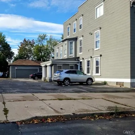 Image 3 - 12 Steuben Park, City of Utica, NY 13501, USA - House for sale