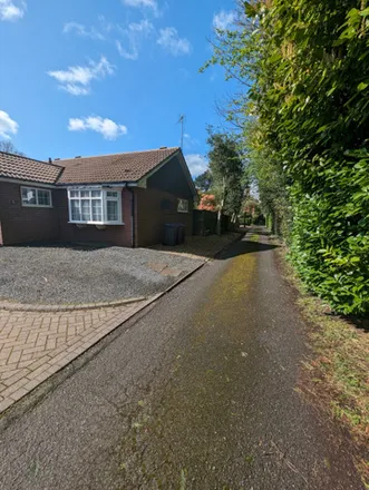 Image 2 - Mount Road, Tettenhall Wood, WV6 8HW, United Kingdom - House for rent