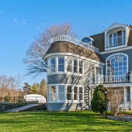 Buy this 5 bed house on 2 Foster Street in Marblehead, MA 01945