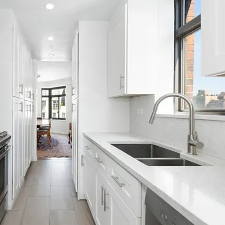 Image 4 - 124 East 79th Street, New York, NY 10075, USA - Condo for rent