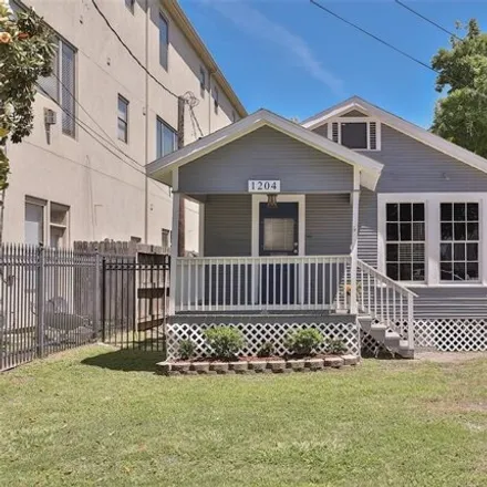 Rent this 2 bed house on 1204 Birdsall Street in Houston, TX 77007