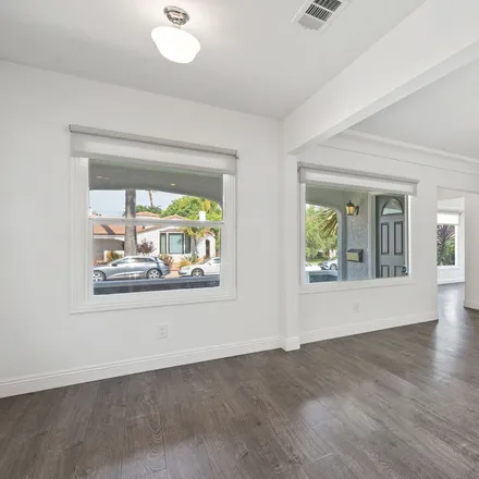 Image 9 - 3928 Degnan Boulevard, Los Angeles, CA 90008, USA - House for sale
