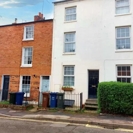 Buy this 3 bed townhouse on New Road in Banbury, OX16 9PN