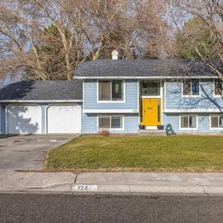 Buy this 4 bed house on 1172 West Park Hills Drive in Kennewick, WA 99337