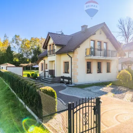 Buy this 6 bed house on Profilaktyka Lekarza Rodzinnego in Batalionów Chłopskich 64, 43-514 Kaniów