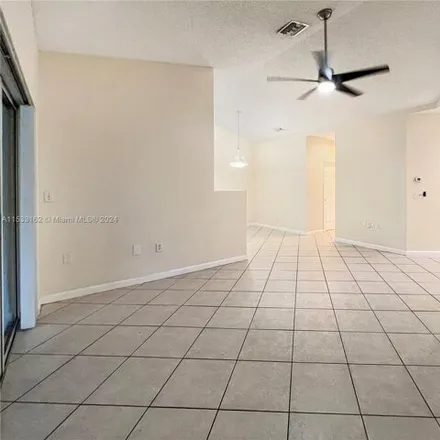 Image 4 - 16354 Malibu Drive, Weston, FL 33326, USA - Townhouse for sale