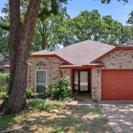 Buy this 3 bed house on 6319 Settlement Drive in Arlington, TX 76001