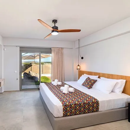 Rent this 2 bed house on Mini golf Paralia Kourna in Παράπλευρη Οδός, Dramia