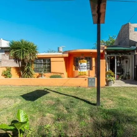 Image 2 - Dante Alighieri 2556, Departamento Rosario, Granadero Baigorria, Argentina - House for sale