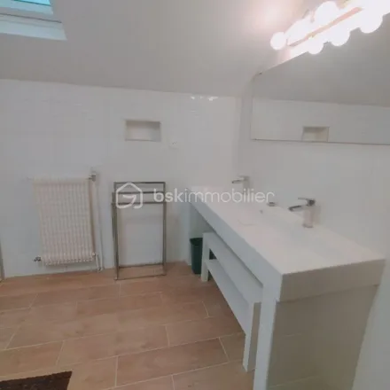 Rent this 1 bed apartment on 49 Avenue de l'Abbé Roger Derry in 94400 Vitry-sur-Seine, France