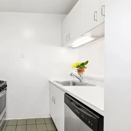Image 4 - The Broadway, West 81st Street, New York, NY 10024, USA - Condo for rent