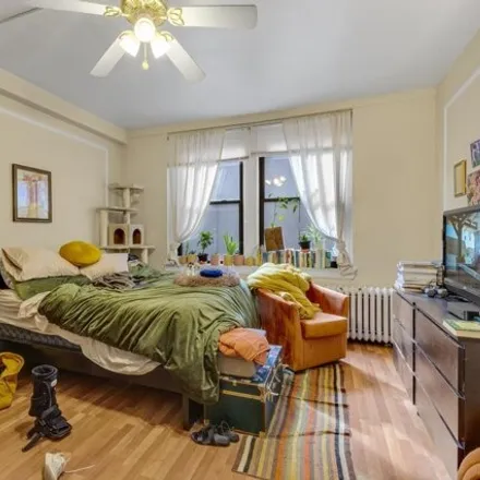 Rent this studio apartment on 1324 Locust St Apt 418 in Philadelphia, Pennsylvania